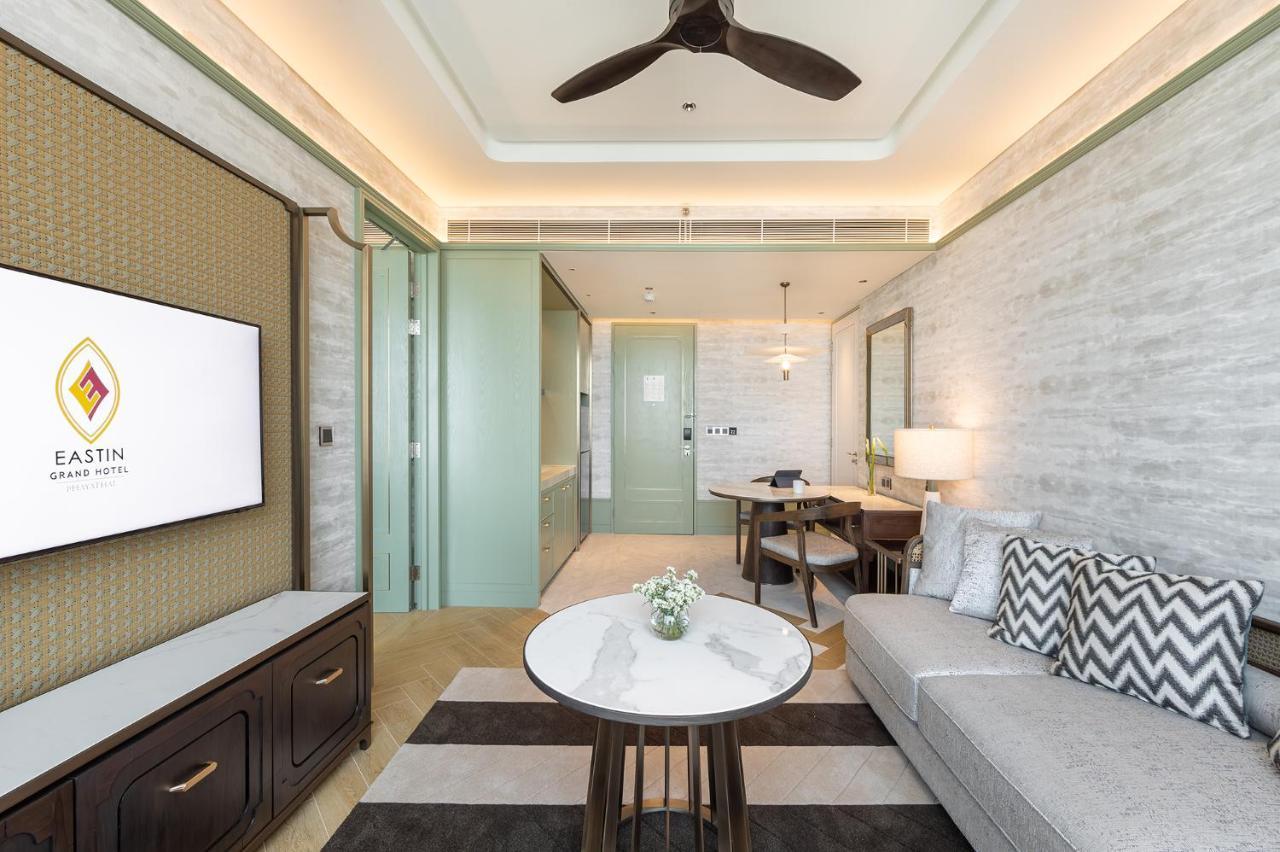 Eastin Grand Hotel Phayathai Банкок Екстериор снимка A suite at the hotel